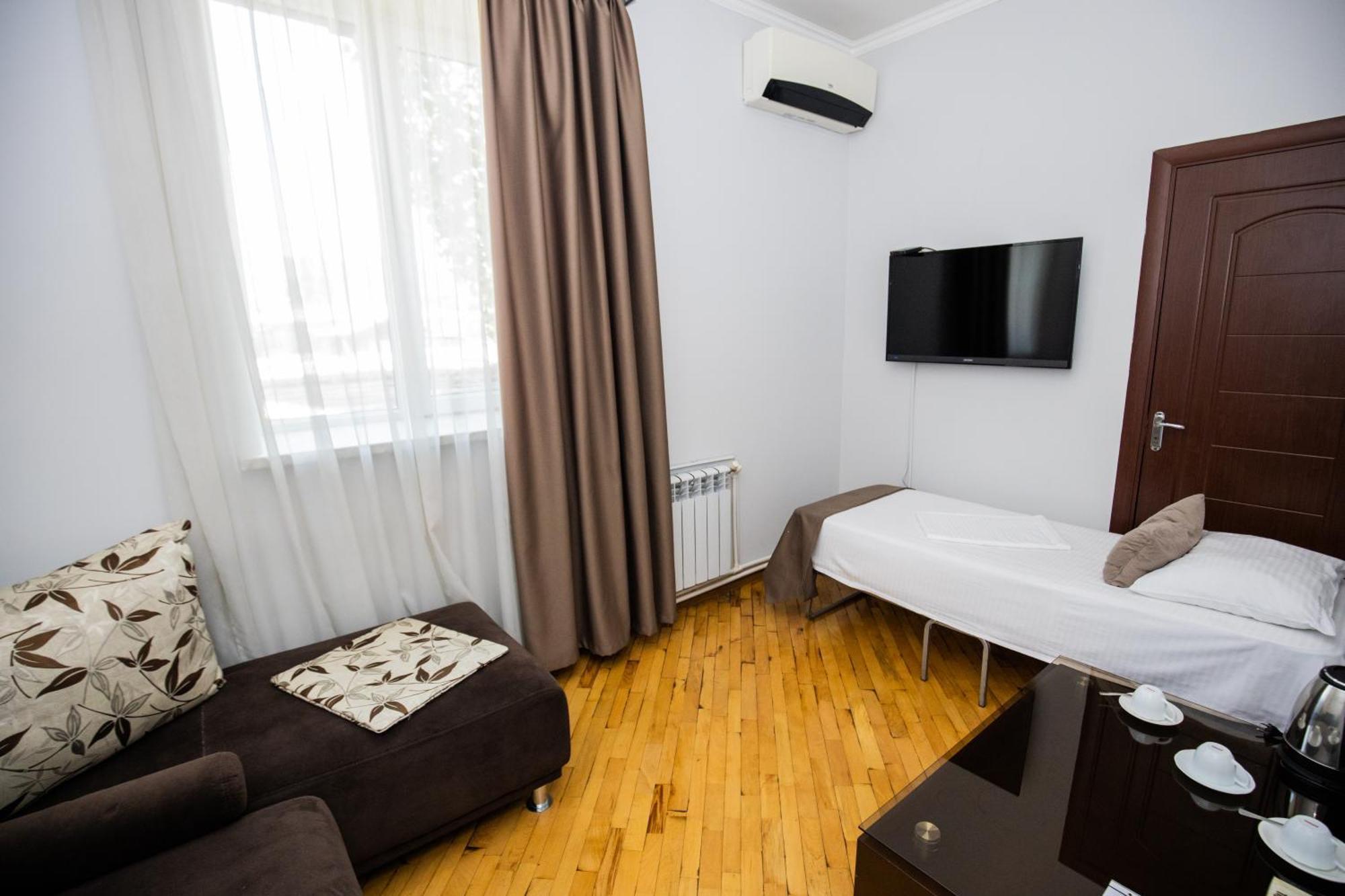 Yereone Hotel Apartment エレバン エクステリア 写真
