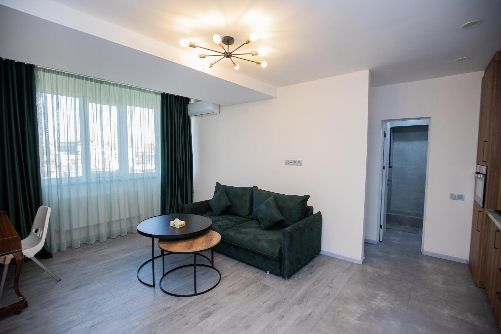 Yereone Hotel Apartment エレバン エクステリア 写真