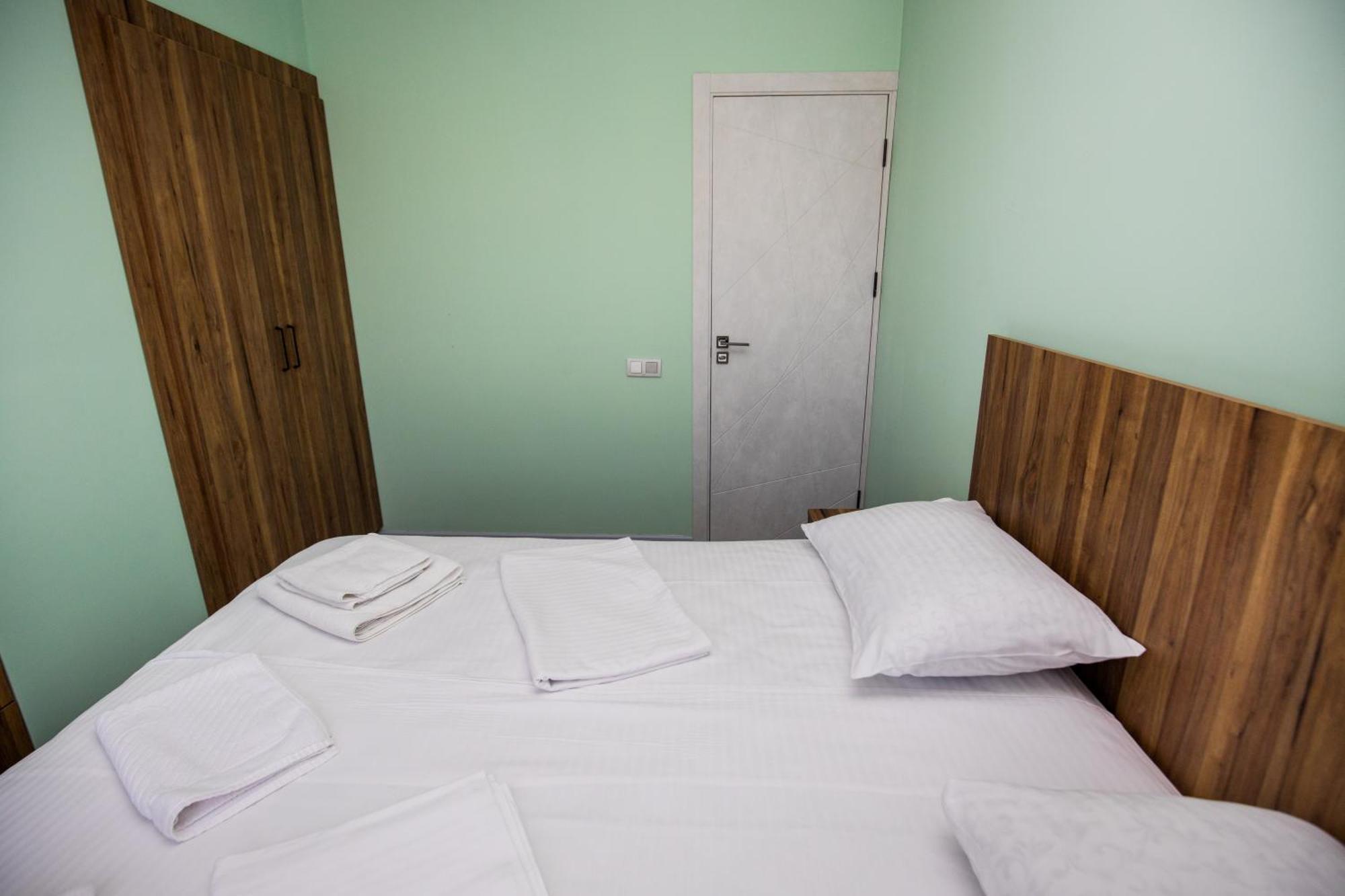 Yereone Hotel Apartment エレバン エクステリア 写真
