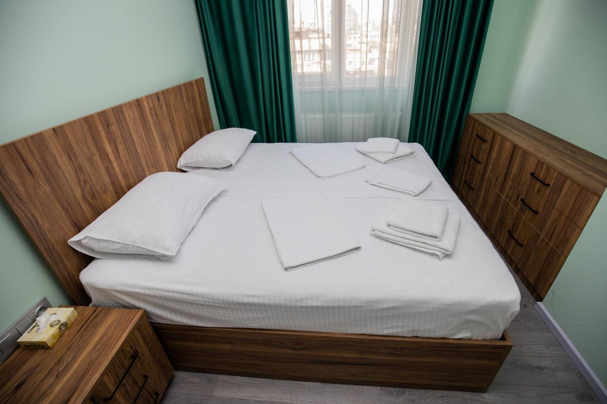 Yereone Hotel Apartment エレバン エクステリア 写真