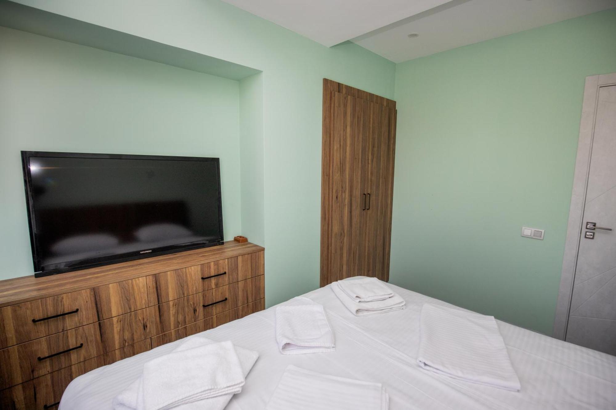 Yereone Hotel Apartment エレバン エクステリア 写真