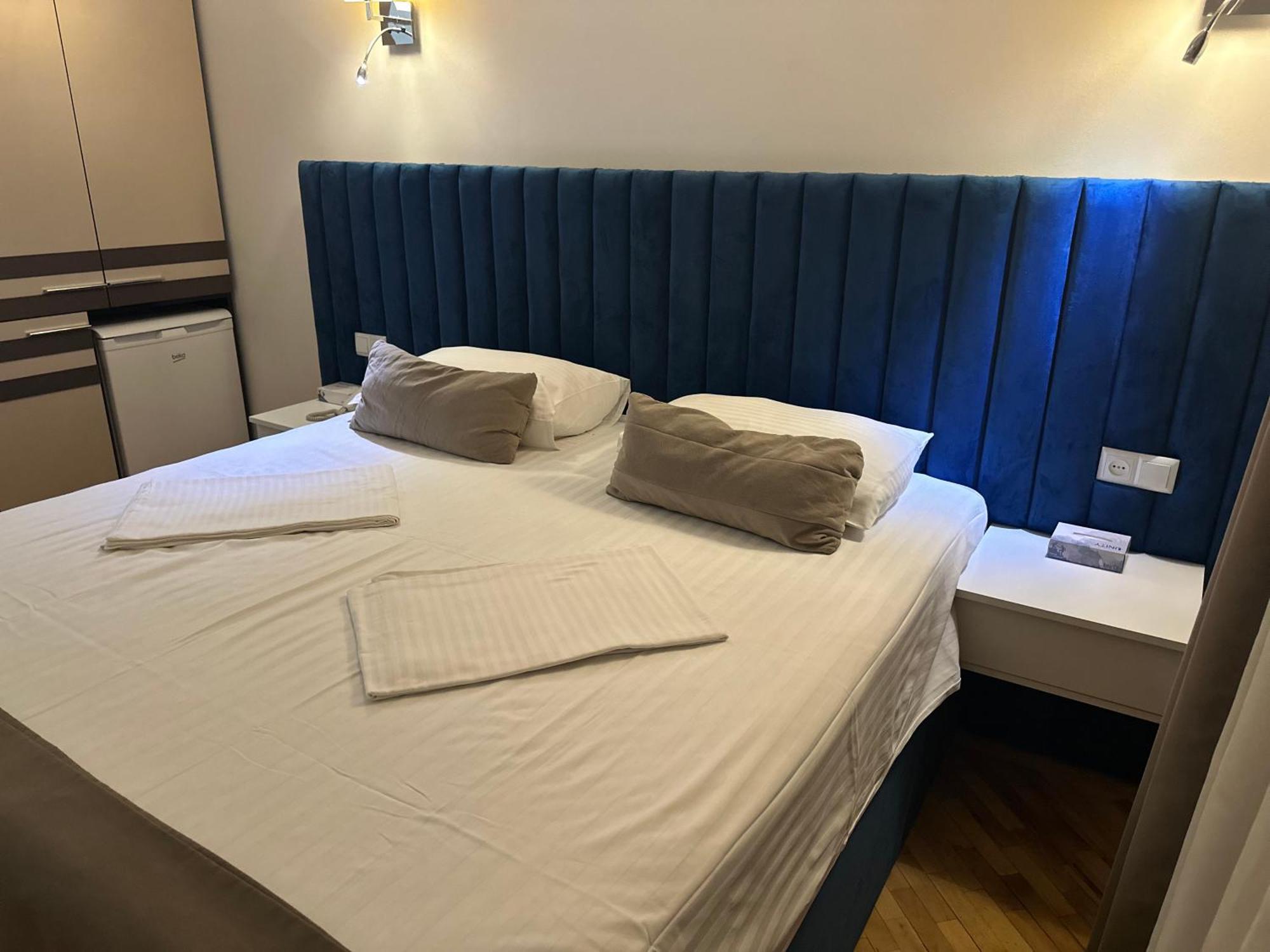 Yereone Hotel Apartment エレバン エクステリア 写真