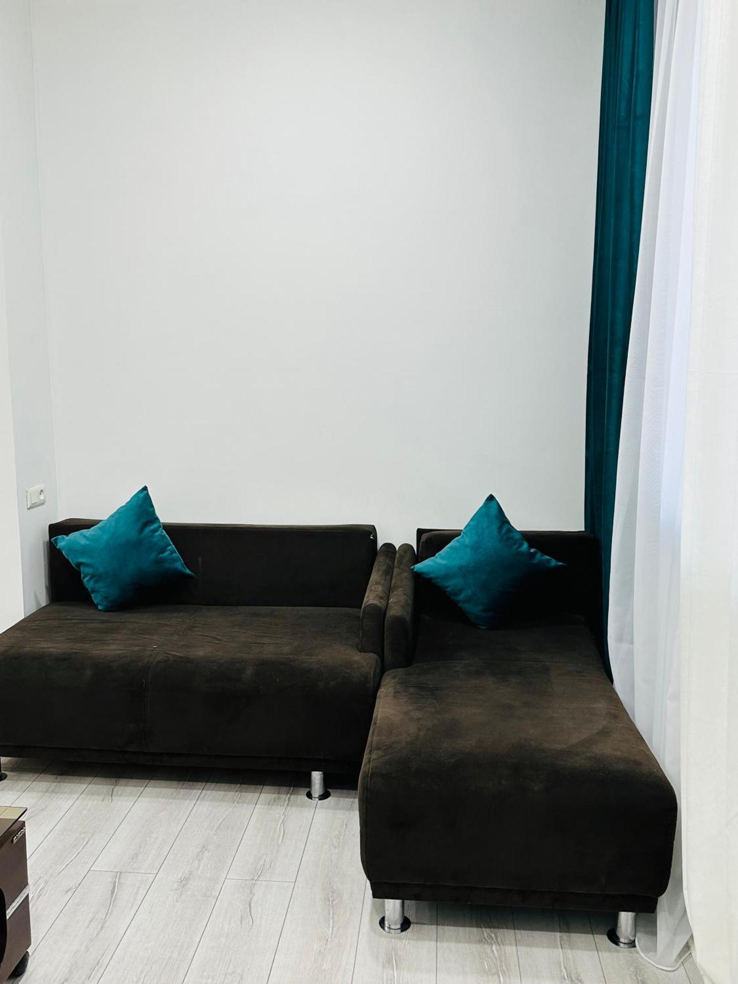Yereone Hotel Apartment エレバン エクステリア 写真